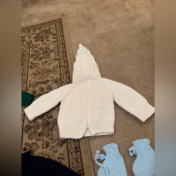 Baby Knit Sweater and Pants Set homemade sizing range from 6-12 months - Picture 10 of 10